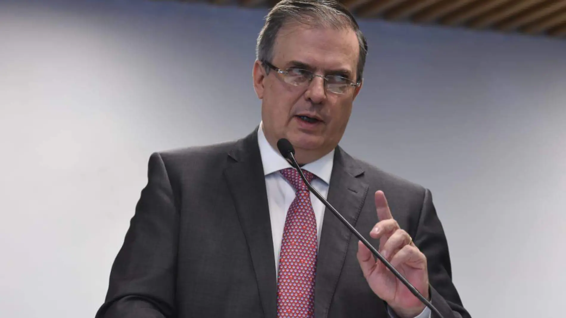 ebrard sre